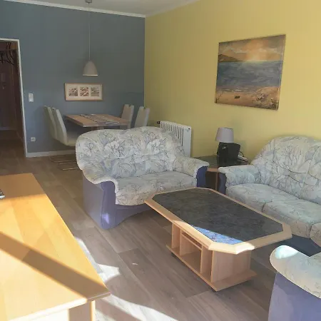 Huening アパート *