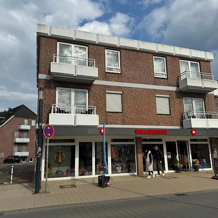 アパート Huening